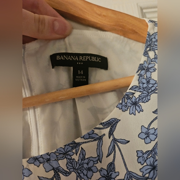 Banana Republic Spring Dress, Easter/Garden Formal, US 14, Knee Length, Wrap Tie - Picture 3 of 5